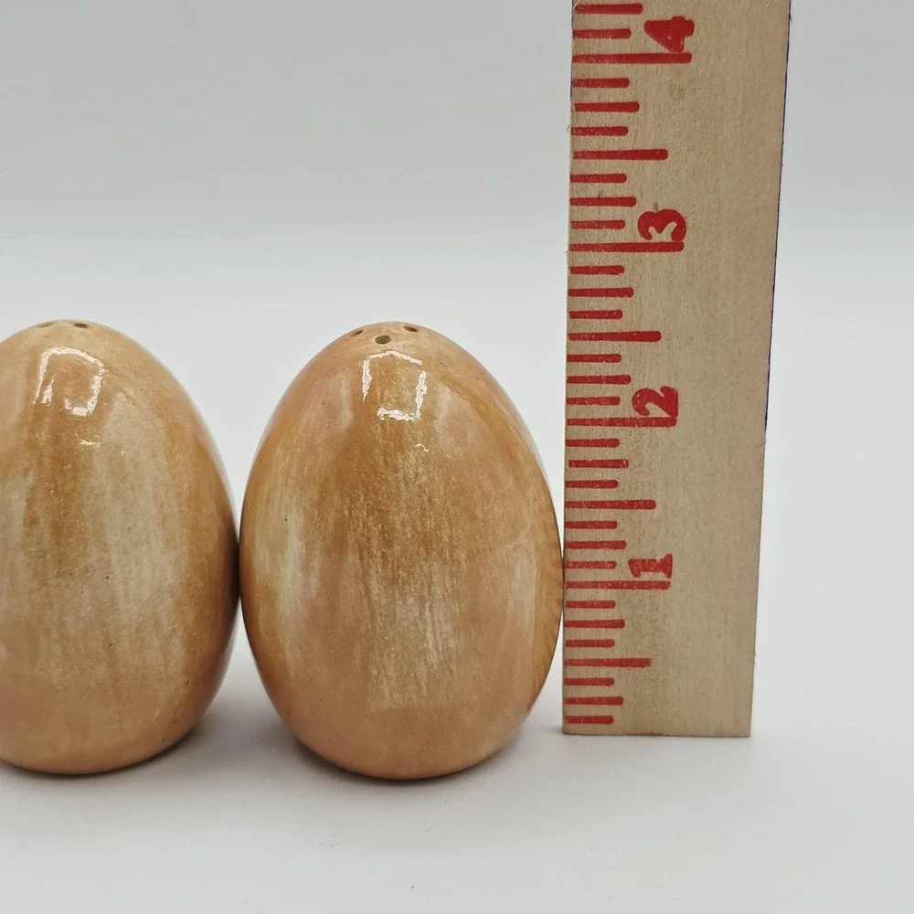 Beige Ceramic Egg Salt & Pepper Shakers Set Of 2 Small Marbled‎ Modern Kitchen